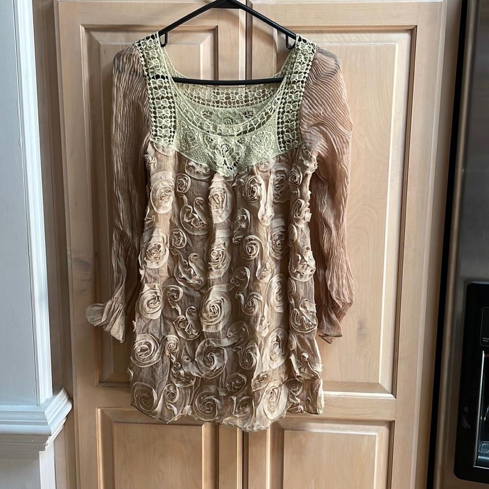 Lined gold with tan blouse